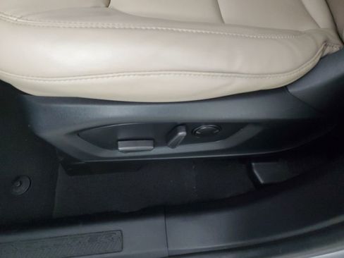 Used 2022 Ford Explorer XLT w/ Equipment Group 202A RWD image 23