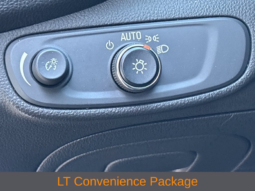 Used 2022 Chevrolet Trax LT w/ LT Convenience Package FWD image 9