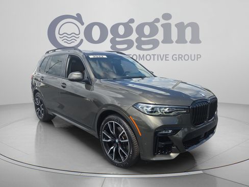 Used 2022 BMW X7 xDrive40i w/ M Sport Package AWD/4WD image 7