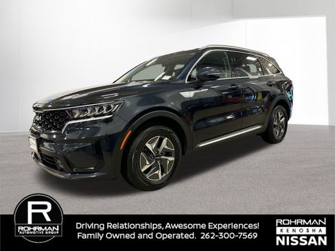 Used 2022 Kia Sorento EX image 2