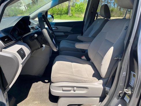 Used 2014 Honda Odyssey LX image 9