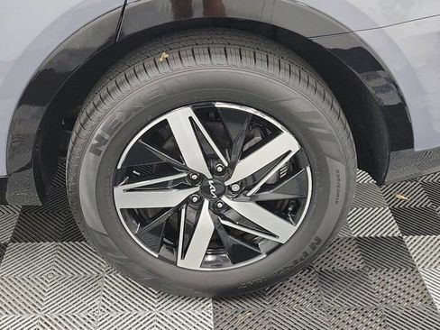 Certified 2022 Kia Sorento S FWD image 9