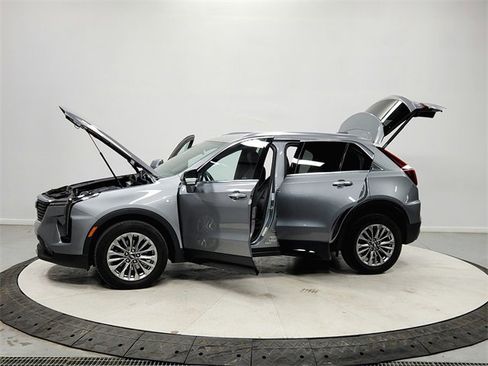 Used 2024 Cadillac XT4 Premium Luxury image 12