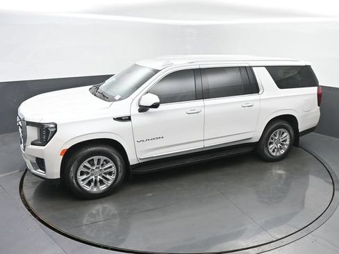 Used 2024 GMC Yukon XL SLT w/ SLT Luxury Package AWD/4WD image 39