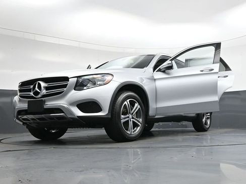 Used 2016 Mercedes-Benz GLC 300 GLC 300 w/ Premium Package image 42