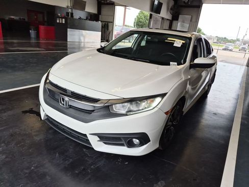 Used 2018 Honda Civic EX-T image 1
