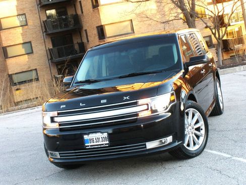 Used 2019 Ford Flex Limited AWD/4WD image 7