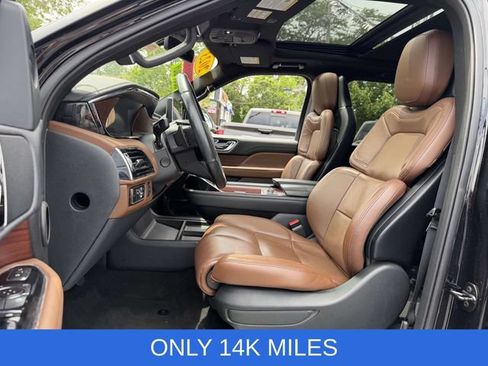 Used 2023 Lincoln Navigator Reserve w/ Monochromatic Package AWD/4WD image 7