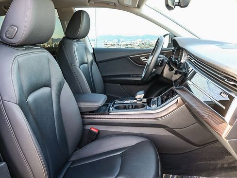 Used 2022 Audi Q8 Premium w/ Convenience Package image 24