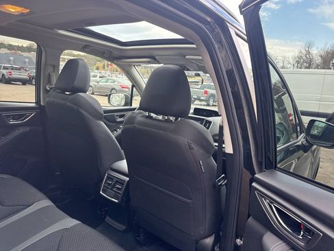 Used 2019 Subaru Forester Premium w/ All-Weather Package AWD/4WD image 9