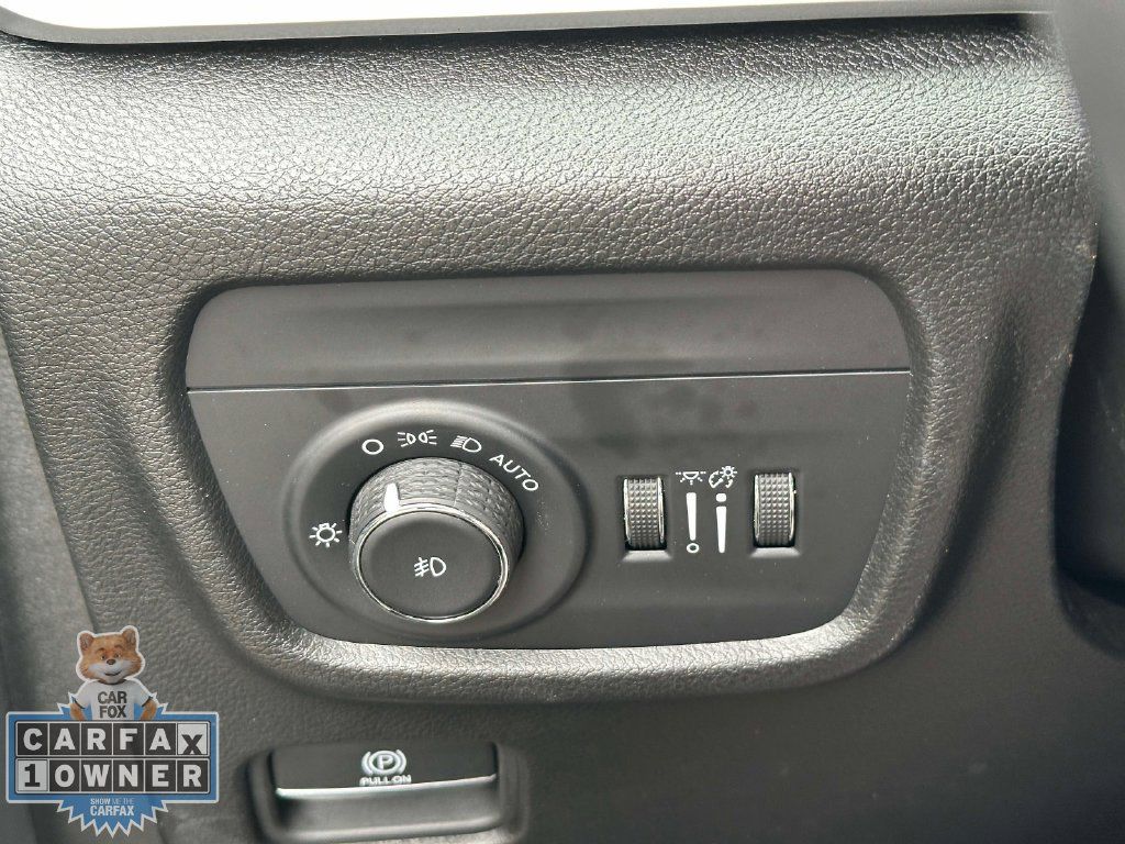 Used 2023 Jeep Grand Cherokee L Limited w/ Black Appearance Package AWD/4WD image 22