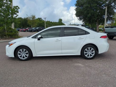 Used 2026 Toyota Corolla LE FWD image 3