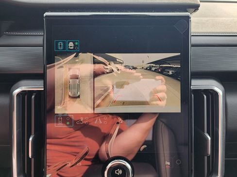 New 2026 GMC Acadia Elevation image 29