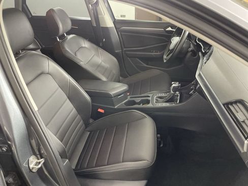 Used 2024 Volkswagen Jetta SE w/ Panoramic Sunroof Package FWD image 27