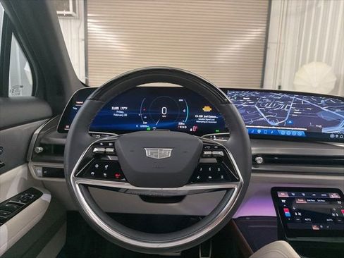 Certified 2026 Cadillac Vistiq Luxury image 40