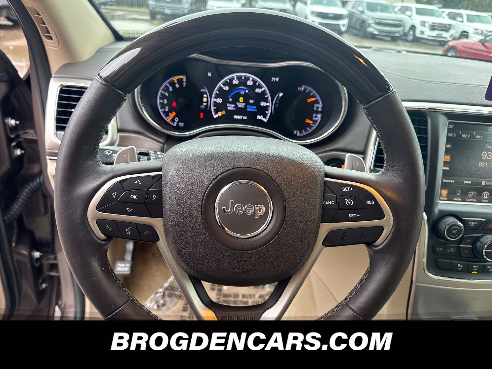 Used 2017 Jeep Grand Cherokee Overland AWD/4WD image 4