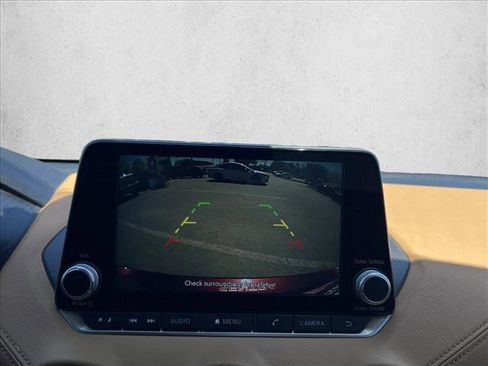 Used 2023 Nissan Sentra SV w/ SV Premium Package image 14