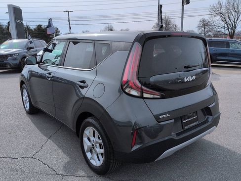 Used 2023 Kia Soul LX w/ LX Technology Package image 5