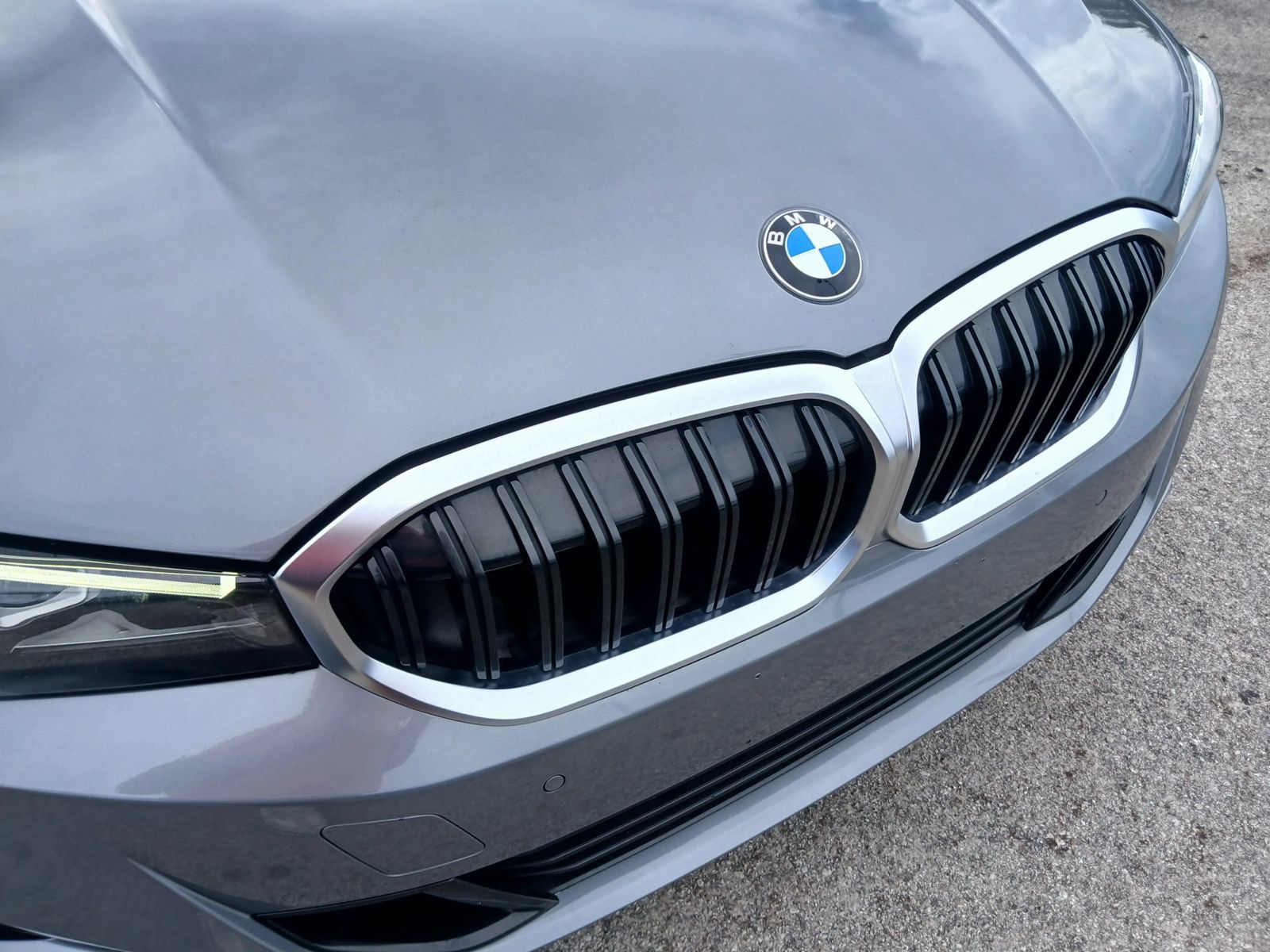 Used 2024 BMW 330i Sedan w/ Convenience Package RWD image 21