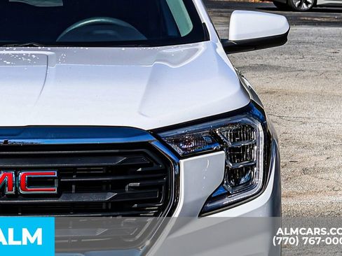 Used 2024 GMC Terrain SLE image 16