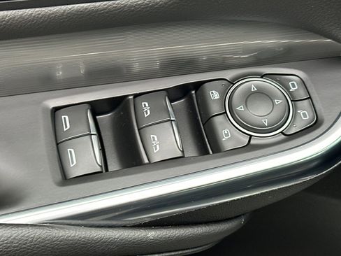 Used 2024 Cadillac XT4 Premium Luxury image 12