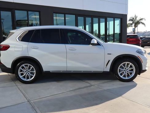 Used 2023 BMW X5 xDrive45e w/ Executive Package AWD/4WD image 2