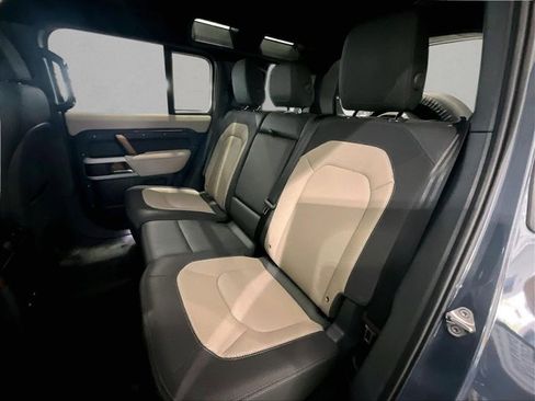 Used 2023 Land Rover Defender 110 X-Dynamic SE AWD/4WD image 28