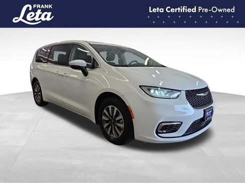 Used 2023 Chrysler Pacifica Touring-L FWD image 8