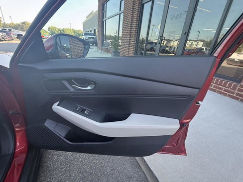 Used 2025 Honda Accord LX image 19