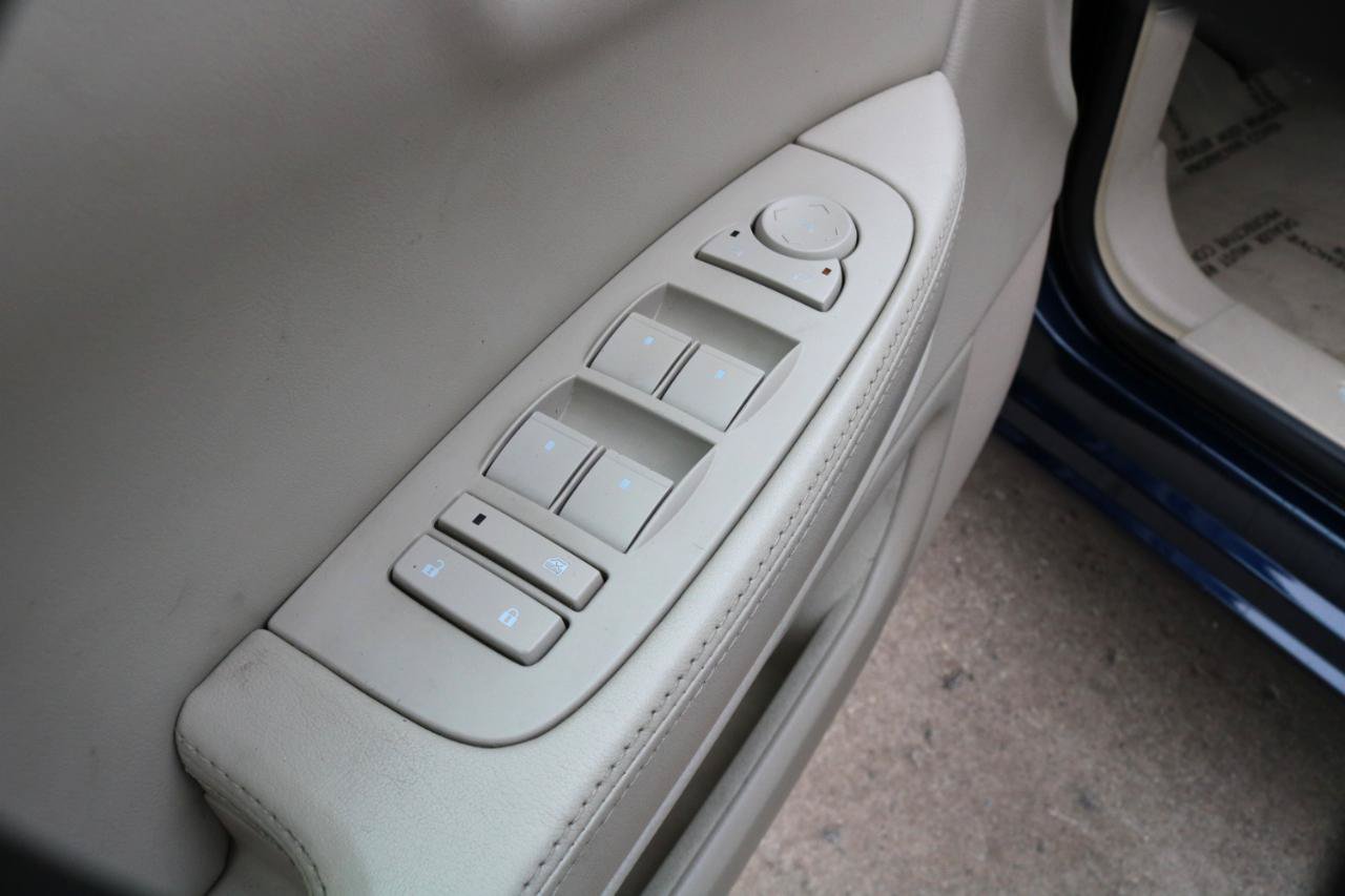 Used 2009 Cadillac DTS w/ Sun And Sound Package FWD image 19