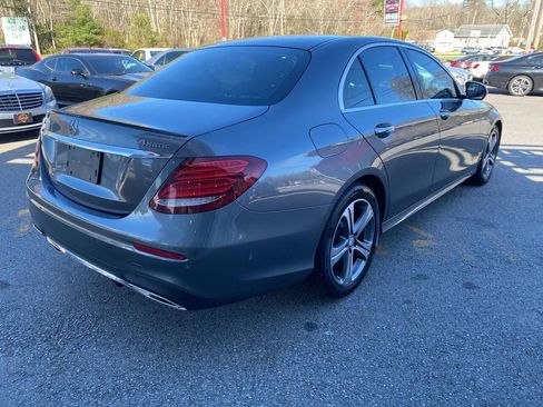 Used 2017 Mercedes-Benz E 300 4MATIC image 4