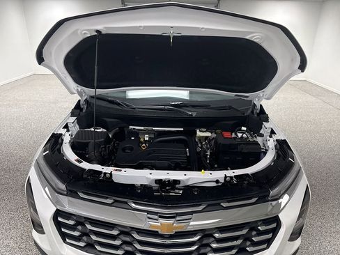 New 2026 Chevrolet Equinox LT w/ Convenience Package II AWD/4WD image 16