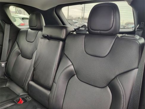 Used 2021 Jeep Cherokee Latitude Lux w/ Comfort/Convenience Group image 4