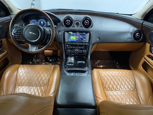 Used 2017 Jaguar XJ L Portfolio image 27