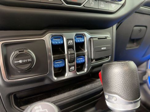 Used 2021 Jeep Wrangler Unlimited Sport image 19