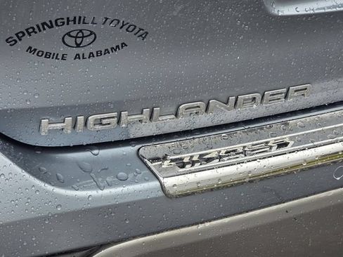 Used 2022 Toyota Highlander Platinum FWD image 39