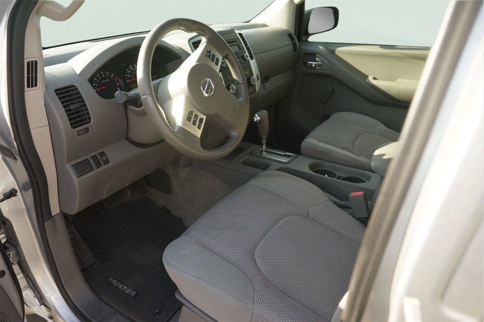 Used 2014 Nissan Frontier S RWD image 3