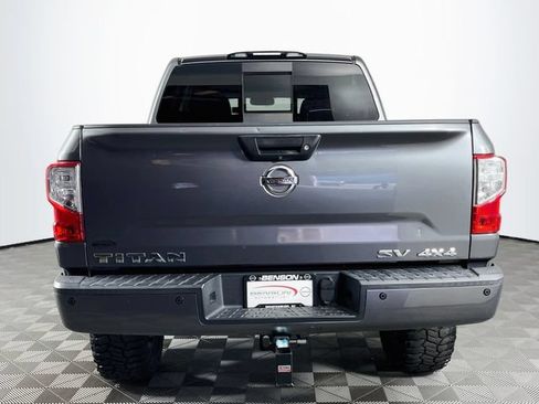 Used 2018 Nissan Titan SV w/ SV Convenience Package AWD/4WD image 7