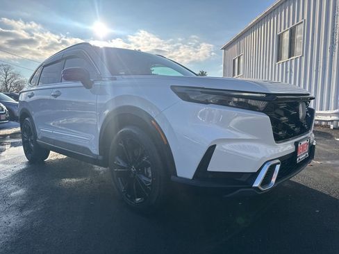 Used 2023 Honda CR-V Sport Touring image 3