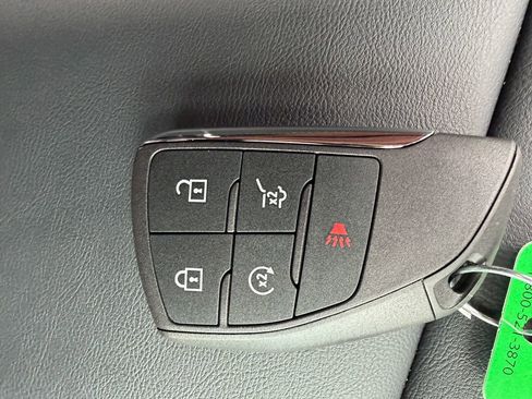 Used 2026 GMC Acadia Elevation w/ Elevation Premium Package AWD/4WD image 33