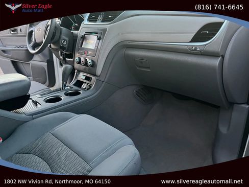 Used 2015 Chevrolet Traverse LS image 7