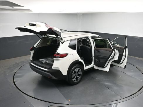 Used 2023 Nissan Rogue SV FWD image 49