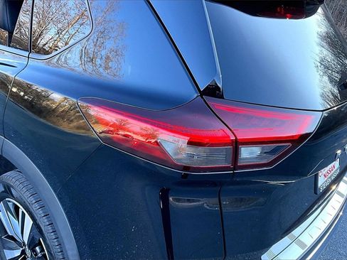 Used 2023 Nissan Rogue Platinum w/ Platinum Premium Package image 22