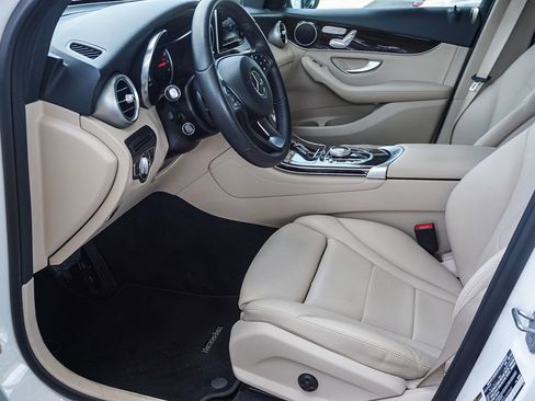 Used 2018 Mercedes-Benz GLC 300 4MATIC image 18