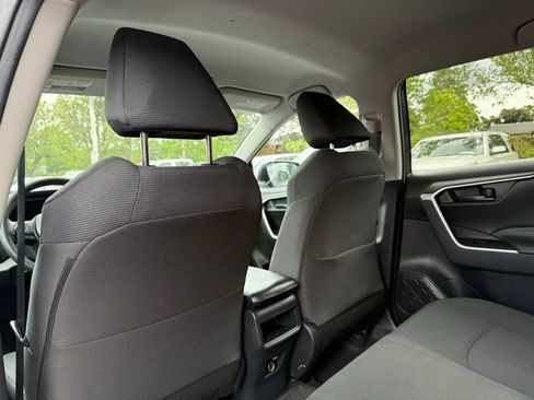 Certified 2021 Toyota RAV4 LE AWD/4WD image 12