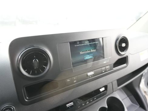 Used 2024 Mercedes-Benz Sprinter 144 Cargo image 10