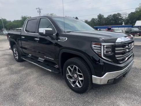 Used 2023 GMC Sierra 1500 SLT w/ SLT Premium Plus Package AWD/4WD image 2