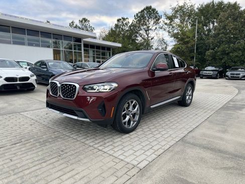 Used 2025 BMW X4 xDrive30i image 2
