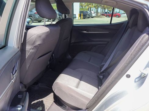 Used 2025 Toyota Camry LE w/ Convenience Package image 10