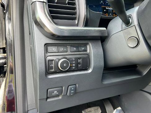 Used 2023 Ford F250 Lariat w/ Lariat Ultimate Package image 11